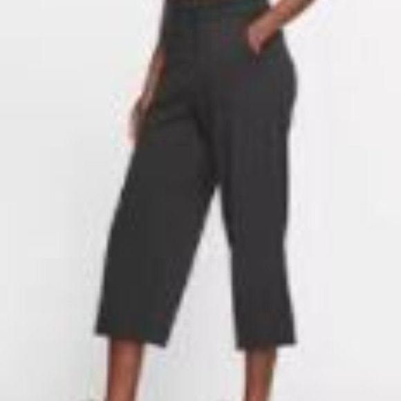 Nike Black Jersey Capris - Picture 2 of 14